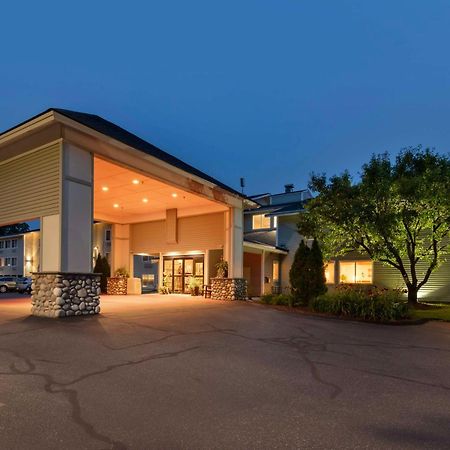 Best Western Plus Windjammer Inn & Conference Center Бърлингтън Екстериор снимка