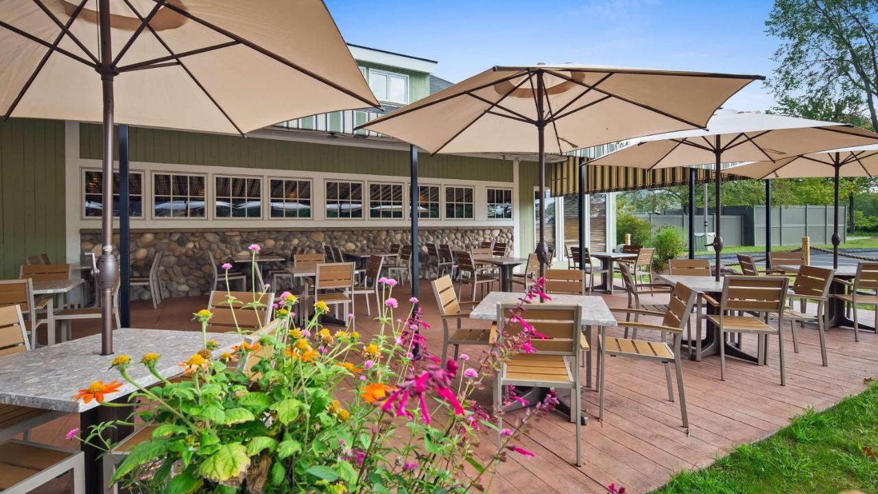 Best Western Plus Windjammer Inn & Conference Center Бърлингтън Екстериор снимка