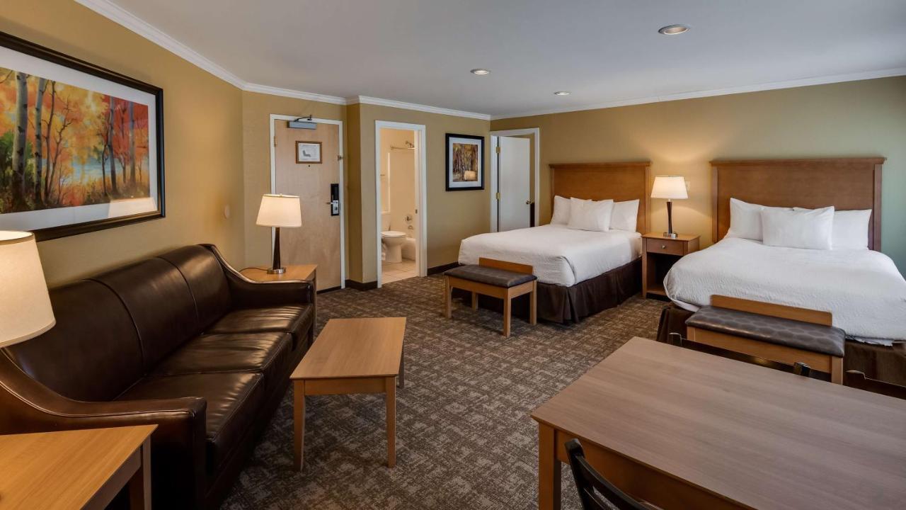 Best Western Plus Windjammer Inn & Conference Center Бърлингтън Екстериор снимка
