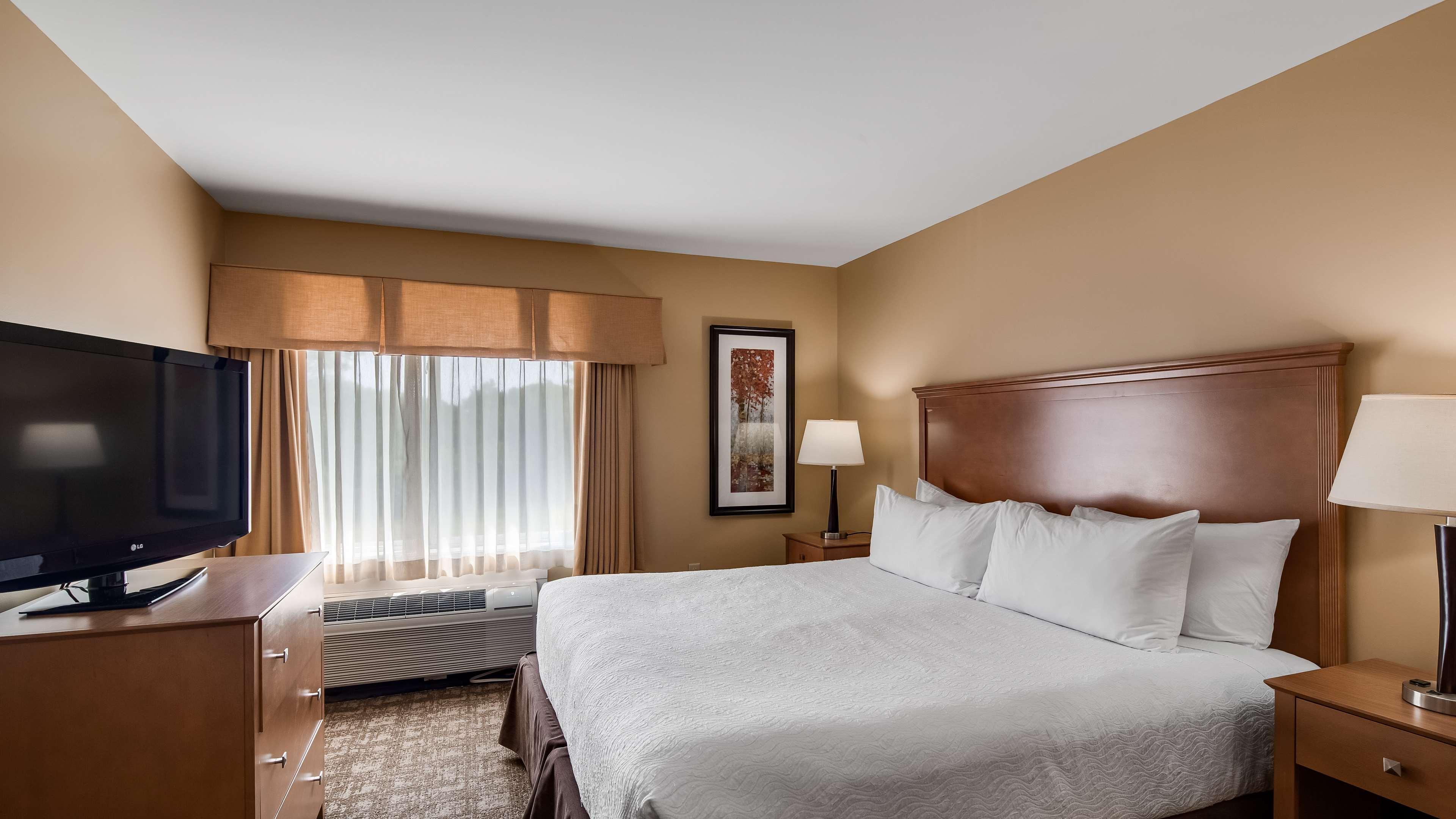 Best Western Plus Windjammer Inn & Conference Center Бърлингтън Екстериор снимка