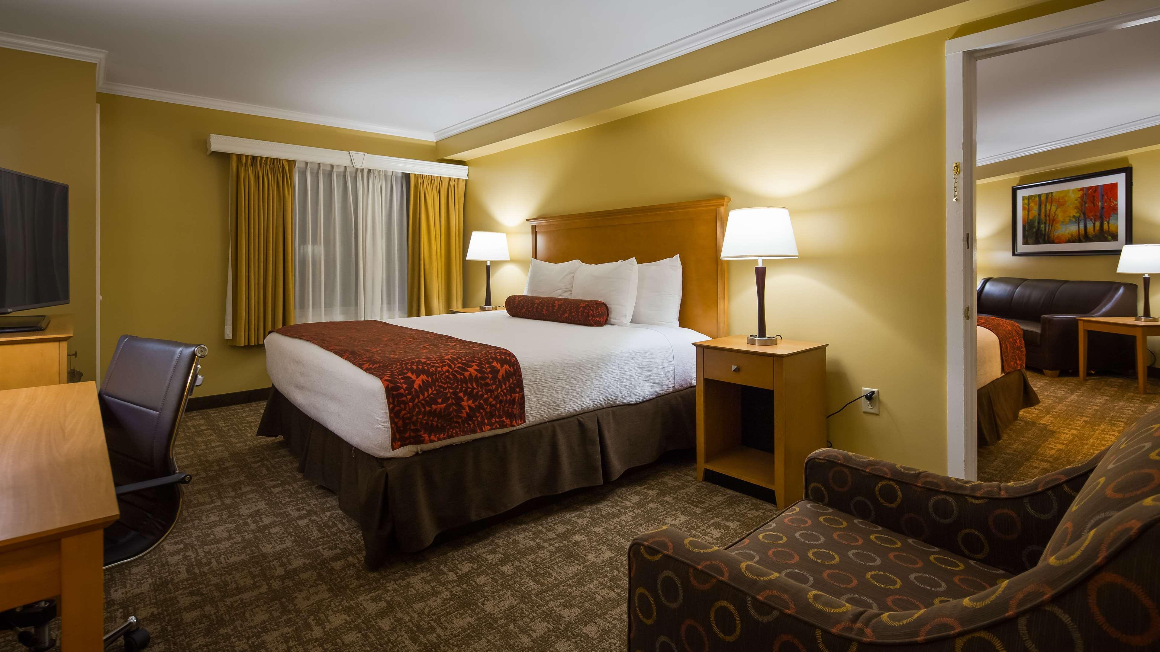Best Western Plus Windjammer Inn & Conference Center Бърлингтън Екстериор снимка