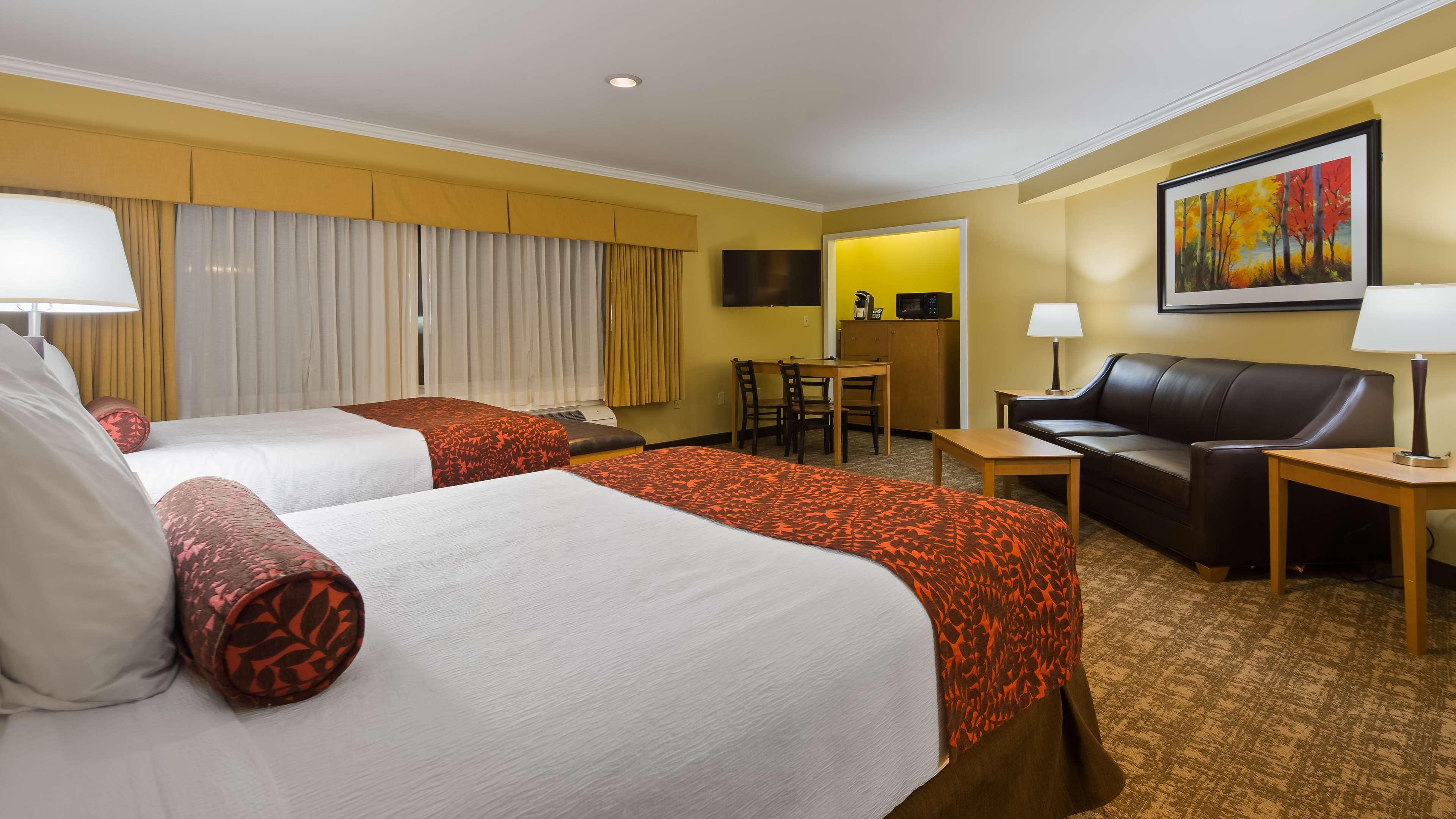 Best Western Plus Windjammer Inn & Conference Center Бърлингтън Екстериор снимка