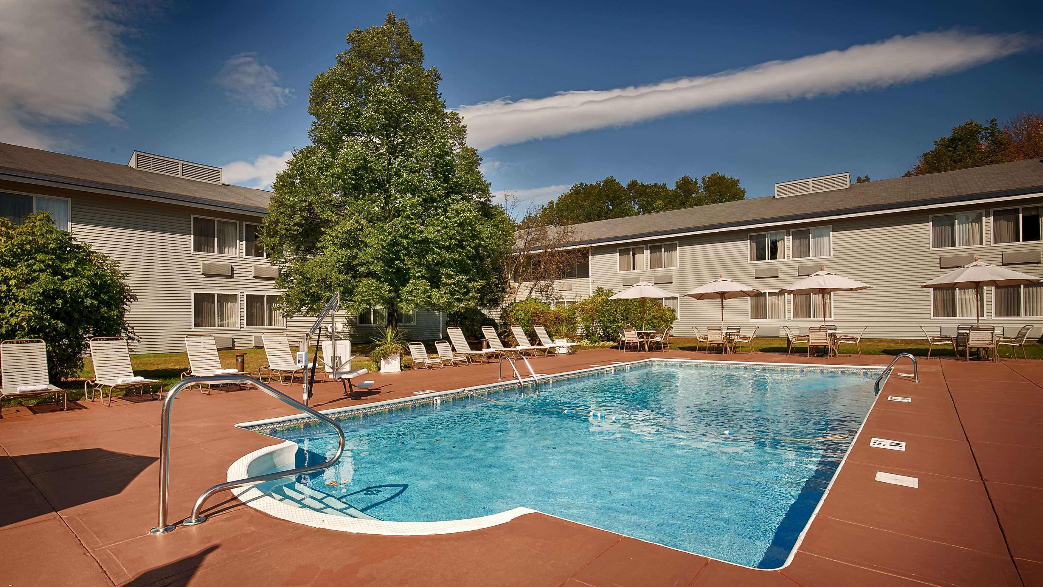 Best Western Plus Windjammer Inn & Conference Center Бърлингтън Екстериор снимка