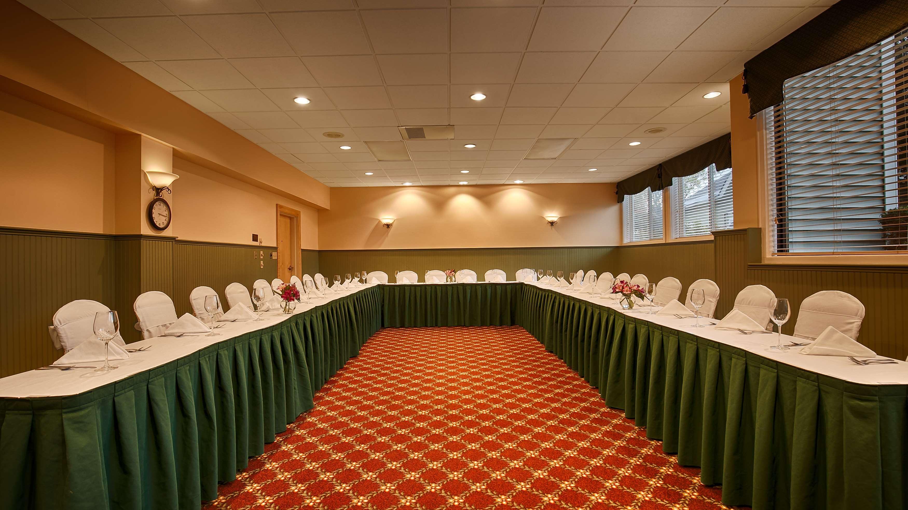 Best Western Plus Windjammer Inn & Conference Center Бърлингтън Екстериор снимка