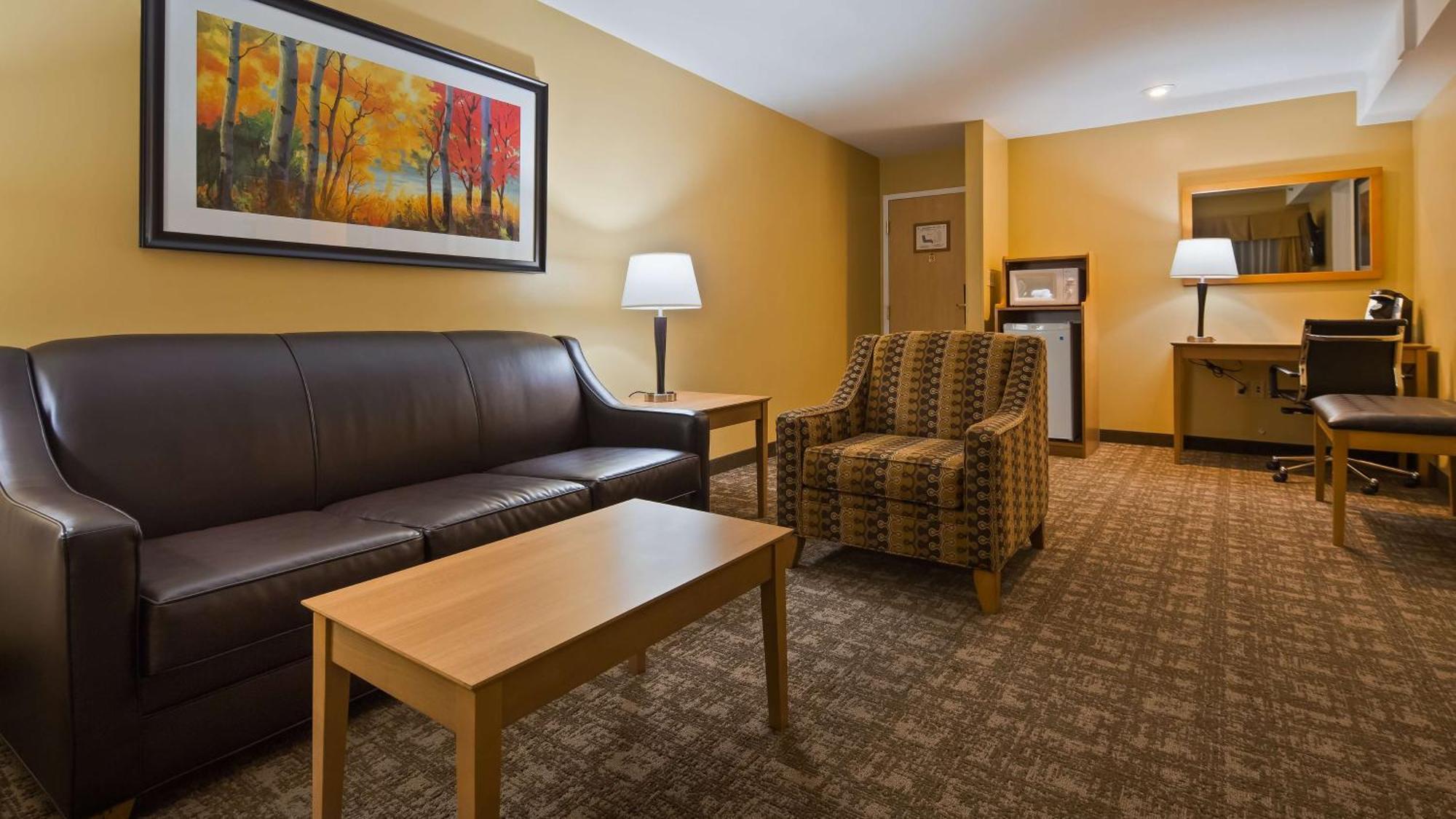 Best Western Plus Windjammer Inn & Conference Center Бърлингтън Екстериор снимка