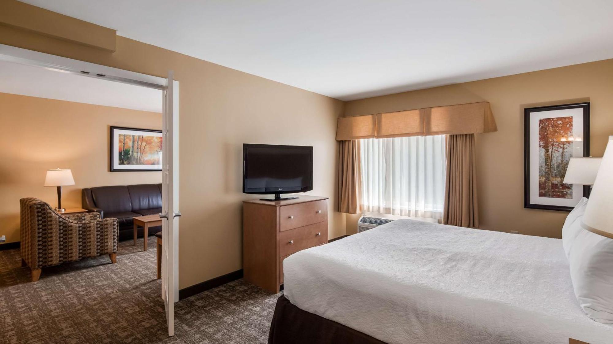 Best Western Plus Windjammer Inn & Conference Center Бърлингтън Екстериор снимка