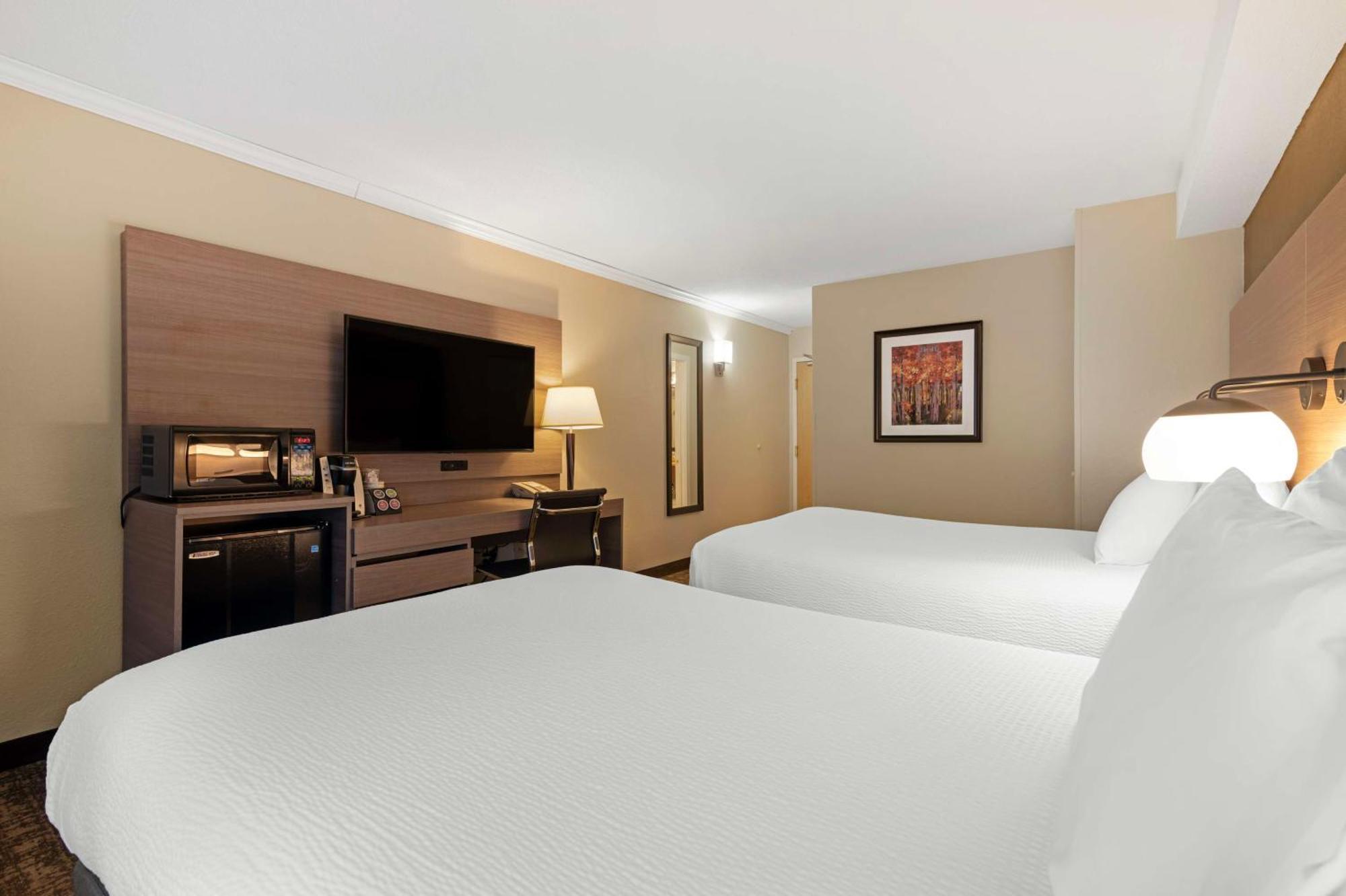 Best Western Plus Windjammer Inn & Conference Center Бърлингтън Екстериор снимка