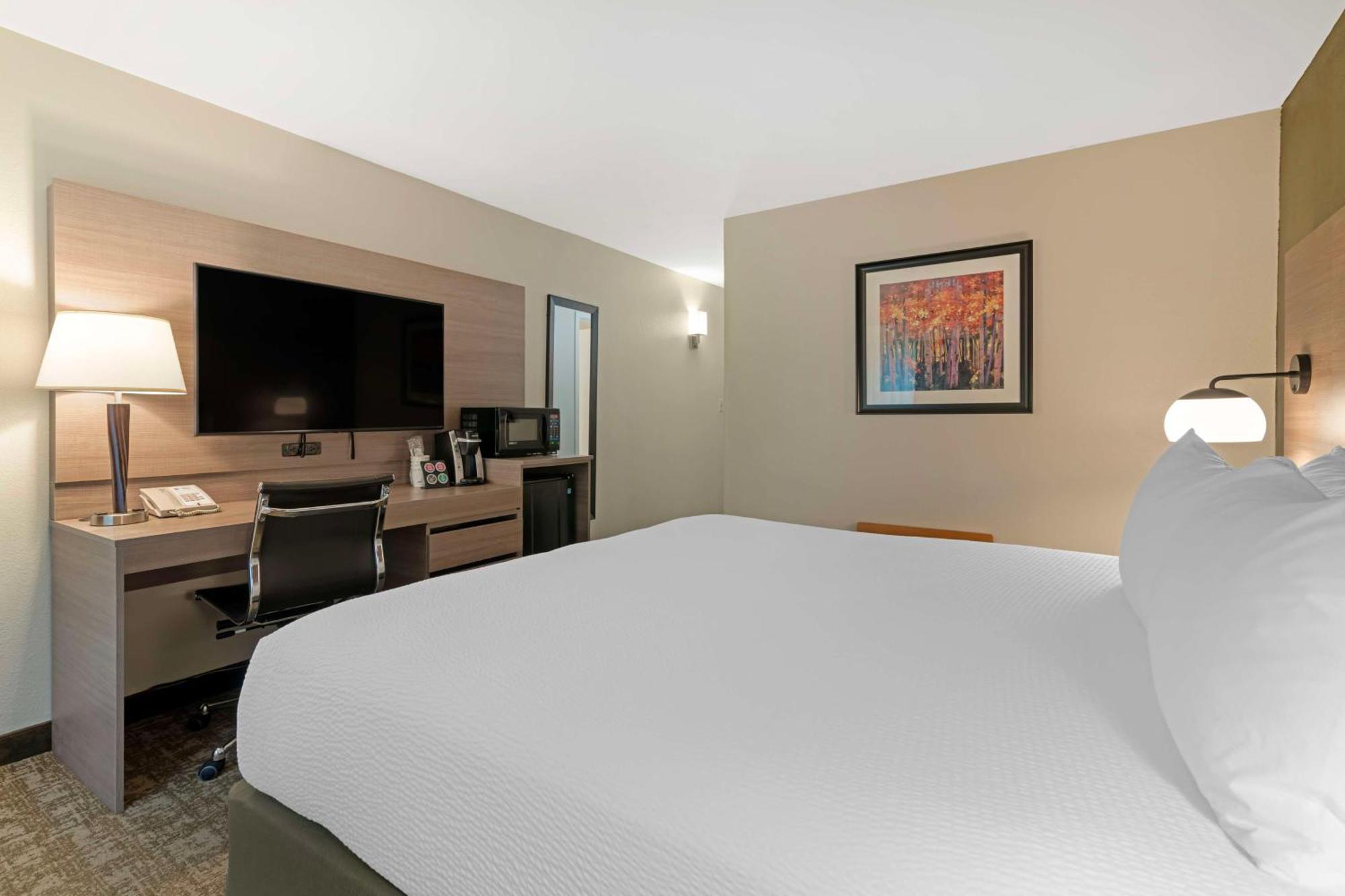 Best Western Plus Windjammer Inn & Conference Center Бърлингтън Екстериор снимка