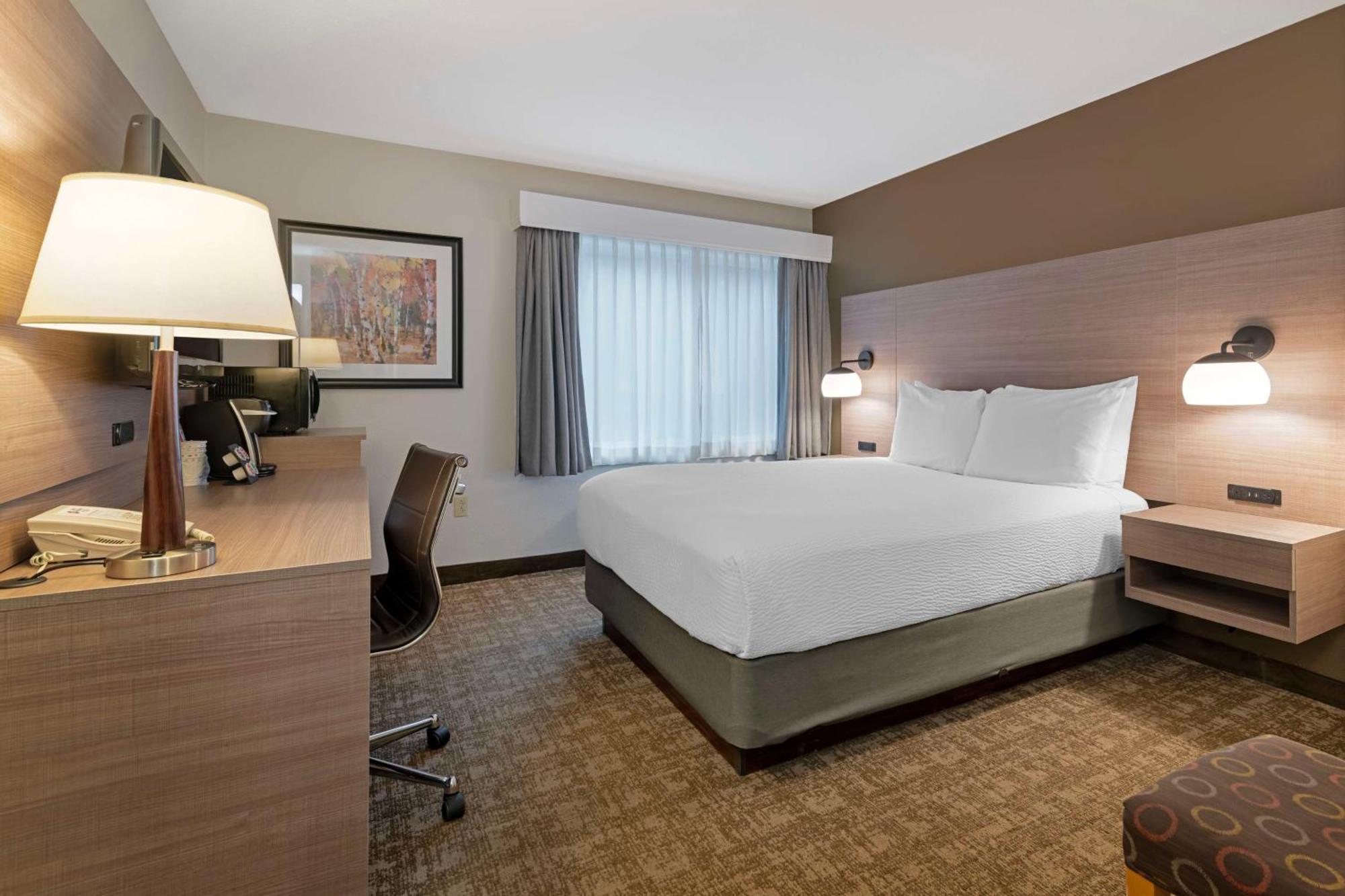 Best Western Plus Windjammer Inn & Conference Center Бърлингтън Екстериор снимка