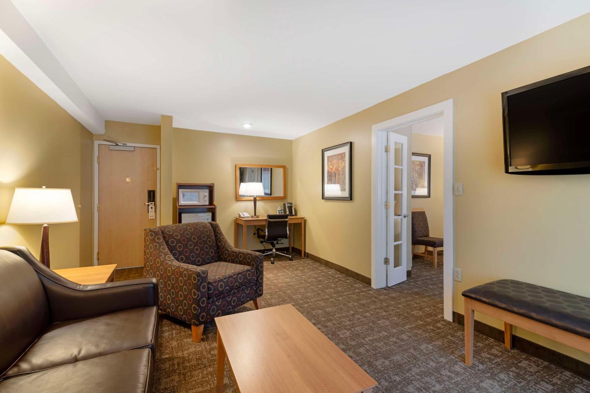 Best Western Plus Windjammer Inn & Conference Center Бърлингтън Екстериор снимка