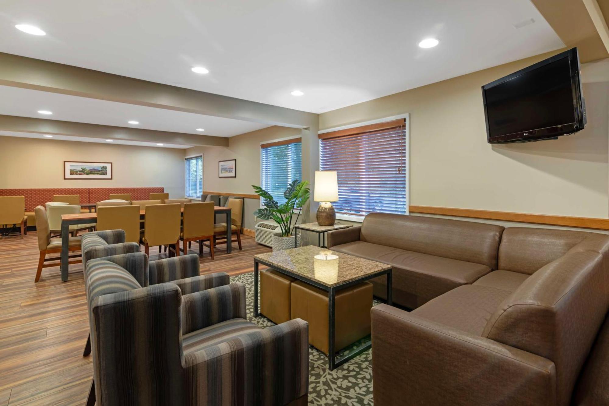 Best Western Plus Windjammer Inn & Conference Center Бърлингтън Екстериор снимка