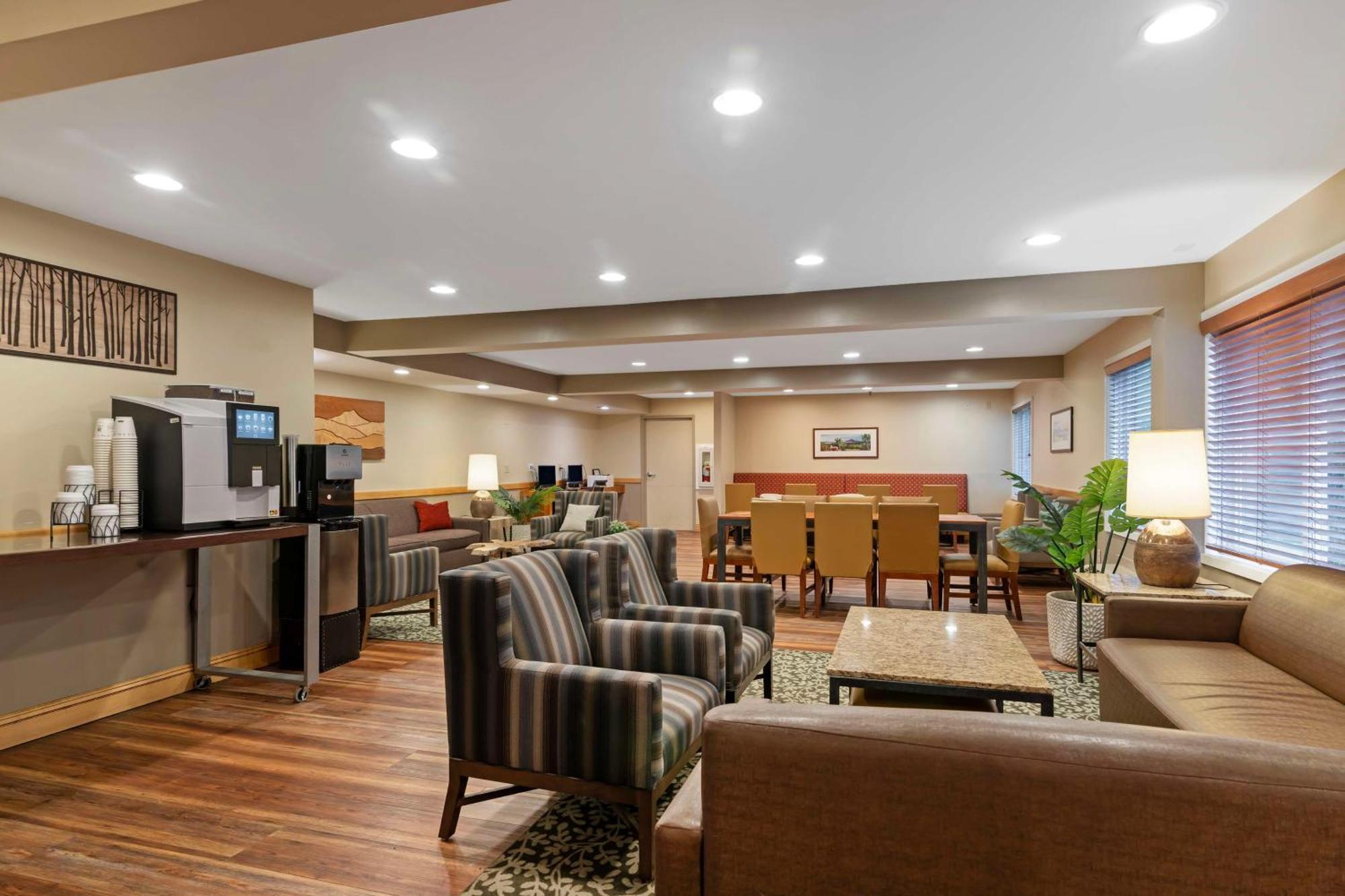 Best Western Plus Windjammer Inn & Conference Center Бърлингтън Екстериор снимка