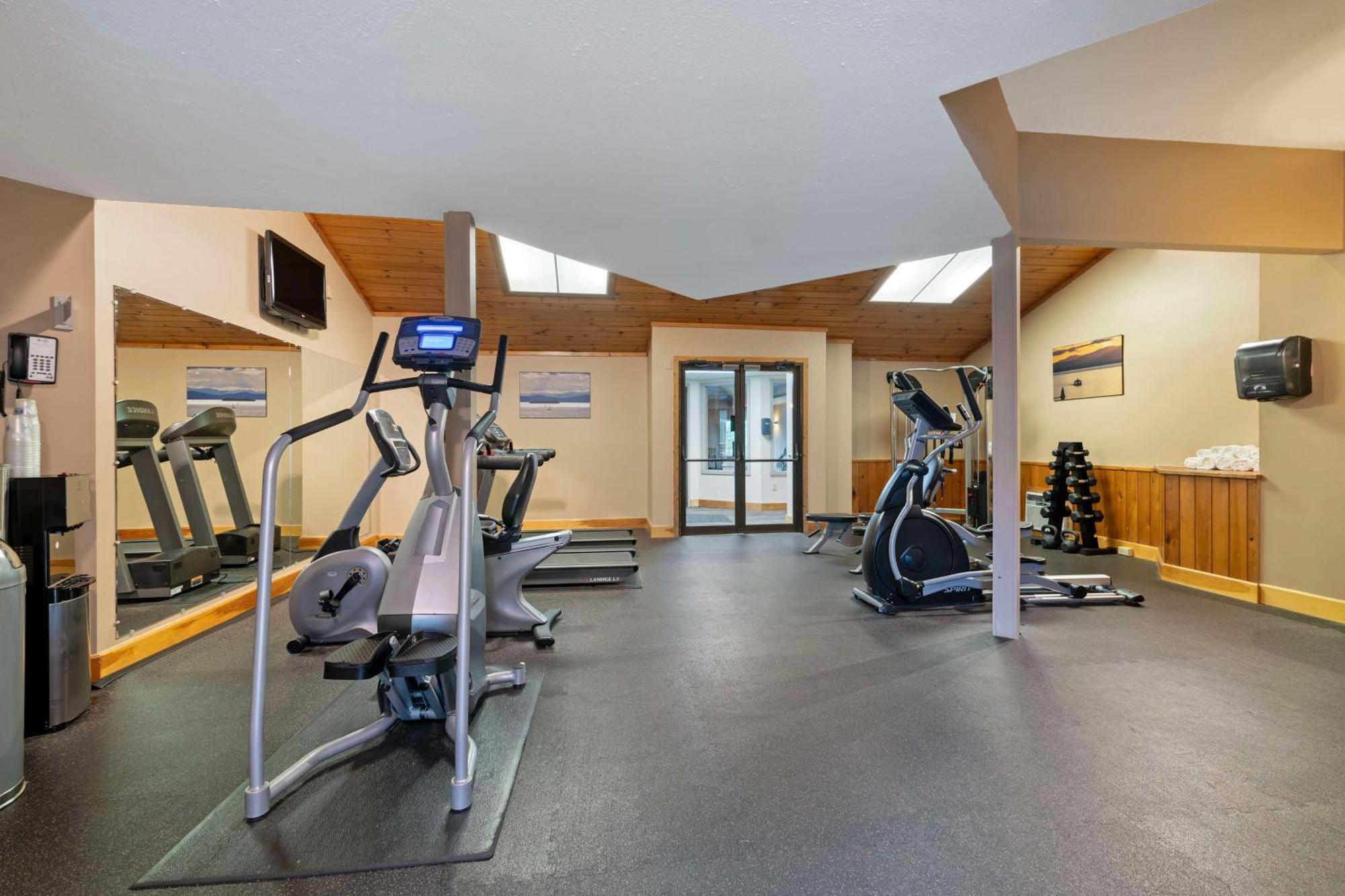 Best Western Plus Windjammer Inn & Conference Center Бърлингтън Екстериор снимка