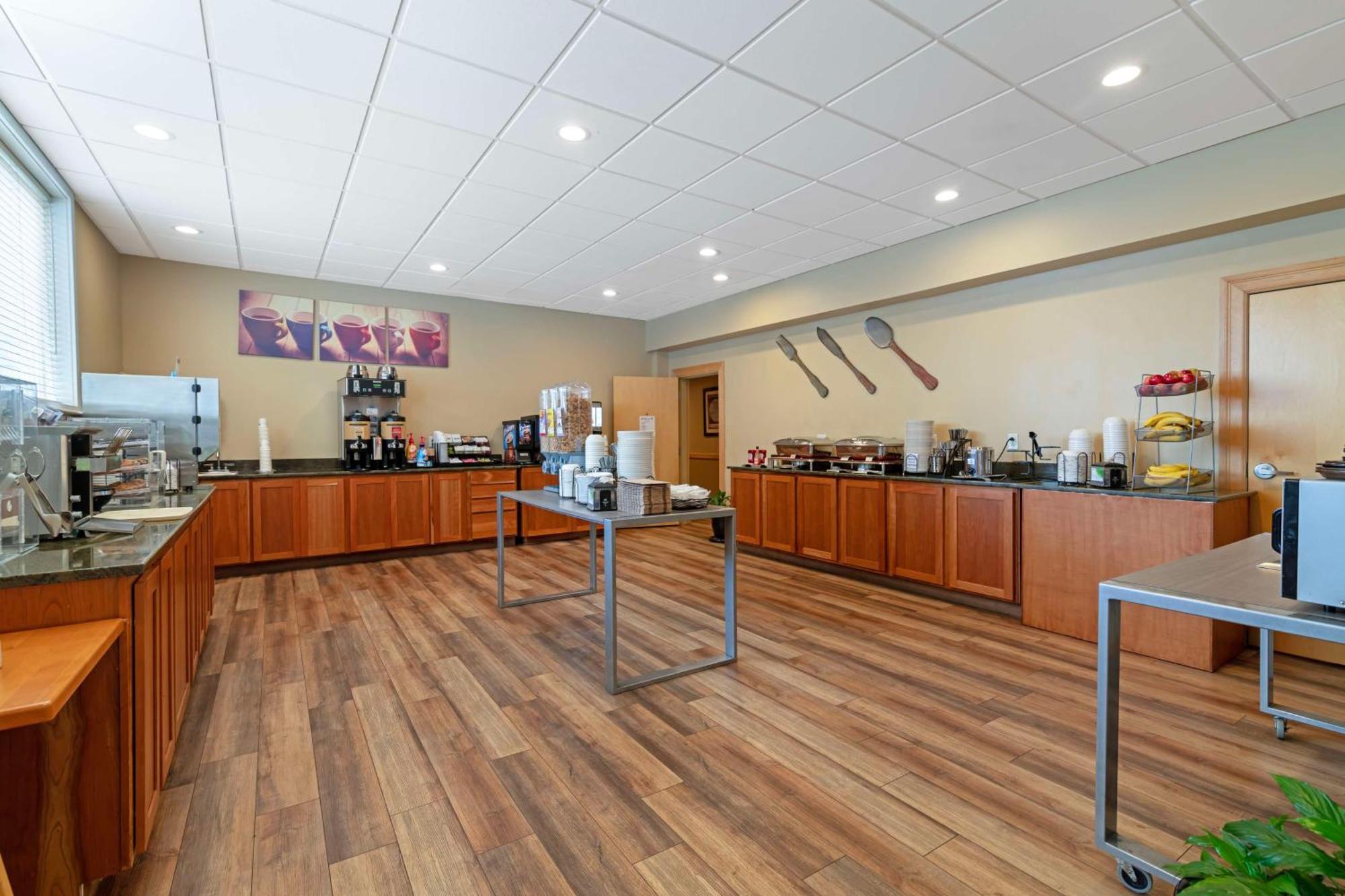 Best Western Plus Windjammer Inn & Conference Center Бърлингтън Екстериор снимка