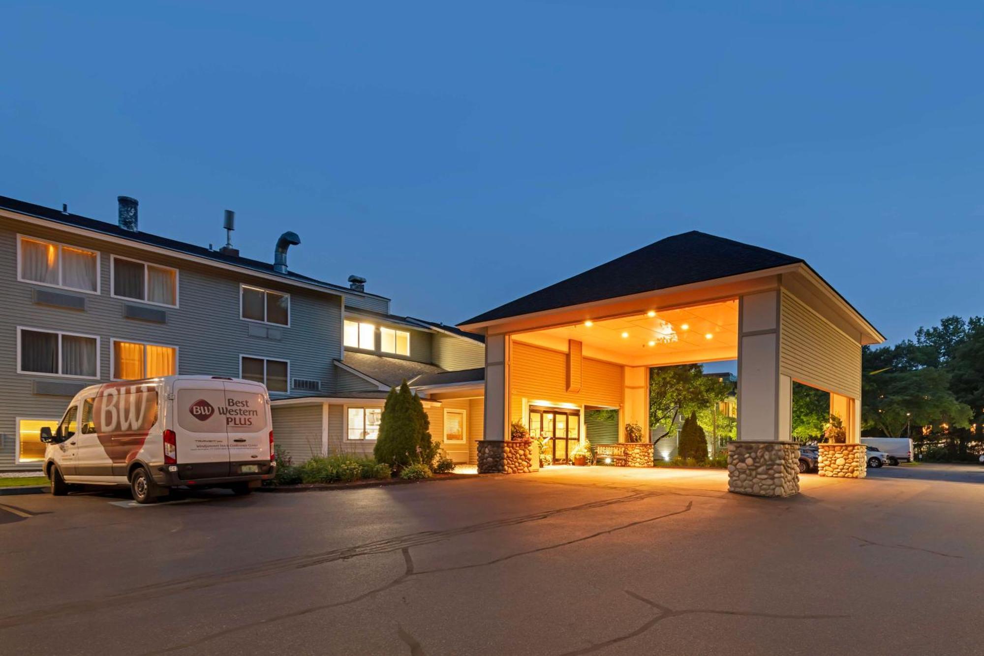 Best Western Plus Windjammer Inn & Conference Center Бърлингтън Екстериор снимка