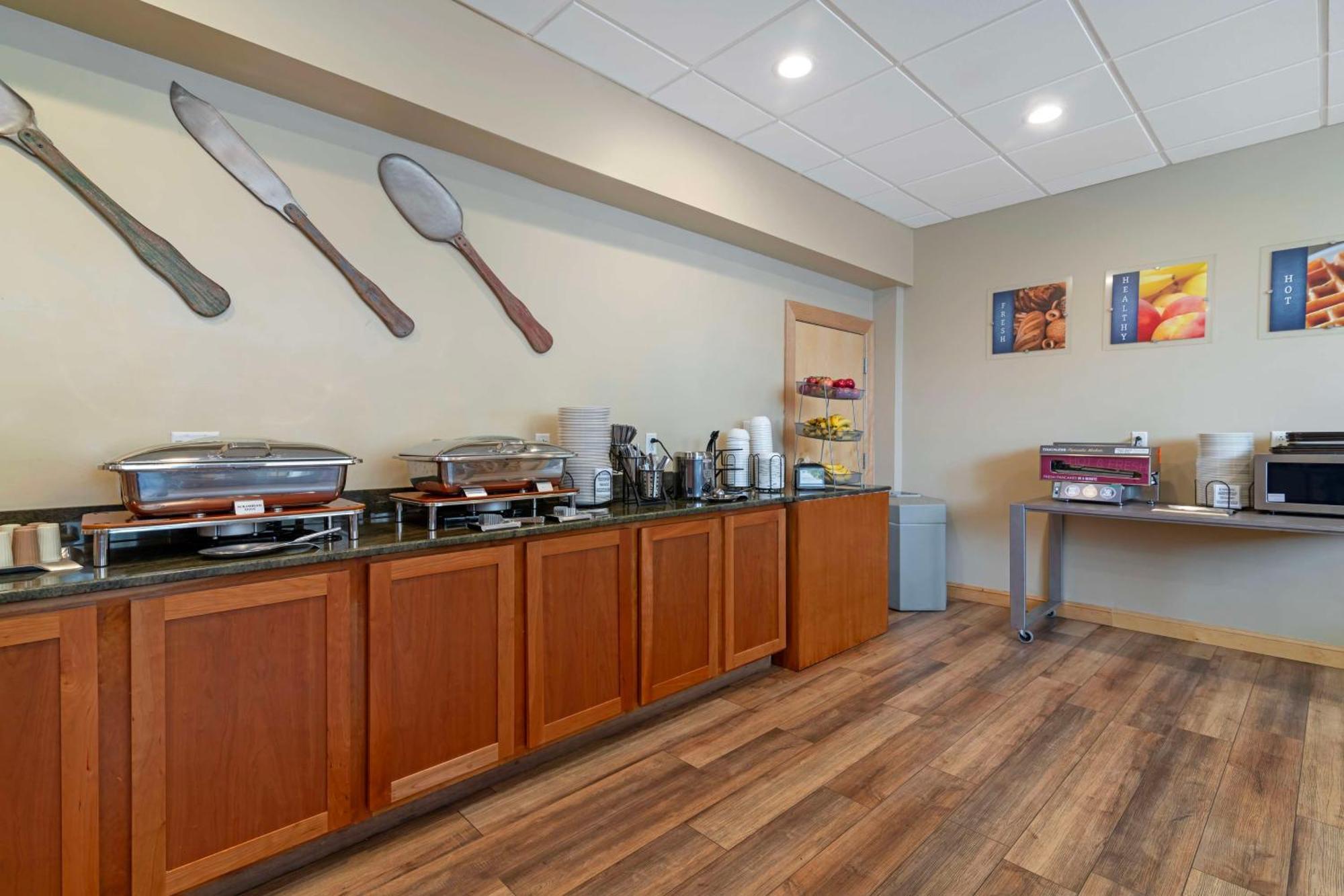 Best Western Plus Windjammer Inn & Conference Center Бърлингтън Екстериор снимка