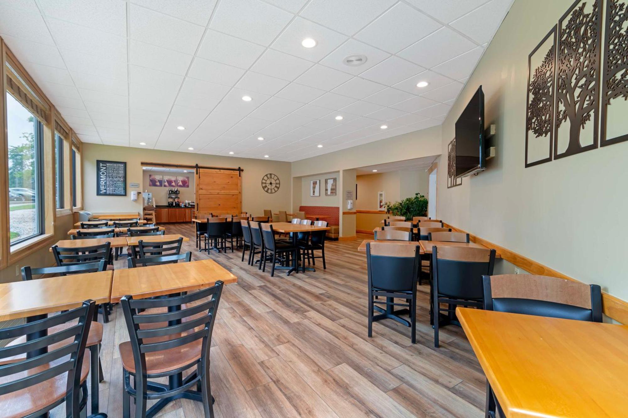 Best Western Plus Windjammer Inn & Conference Center Бърлингтън Екстериор снимка